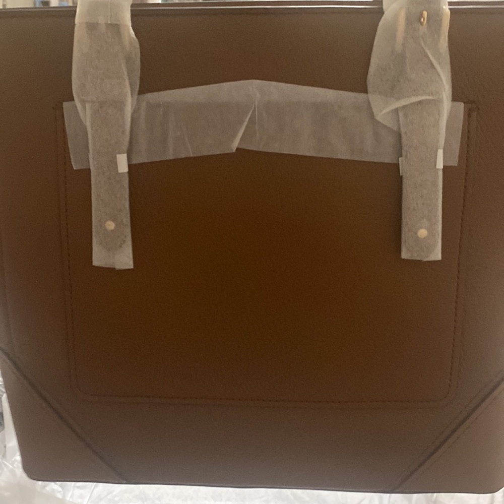 Brand New Micheal Kors Leather Brown Luggage size Bag.. - Picture 5 of 7